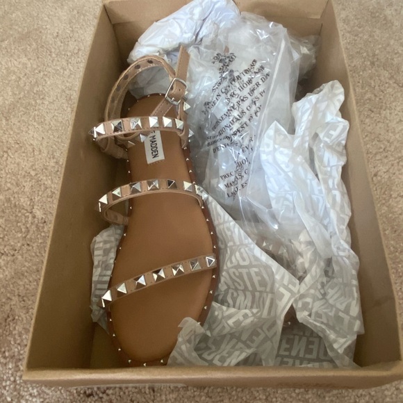 Steve Madden Shoes - Steve Madden Travel Sandal